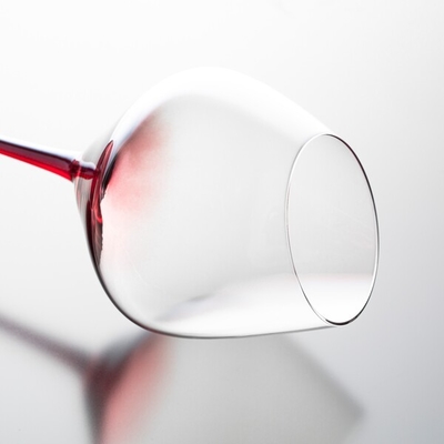Electroplated Slanted Red Tinted Wine Glasses 19 Ounces Lead Free 550ml Hand Blown